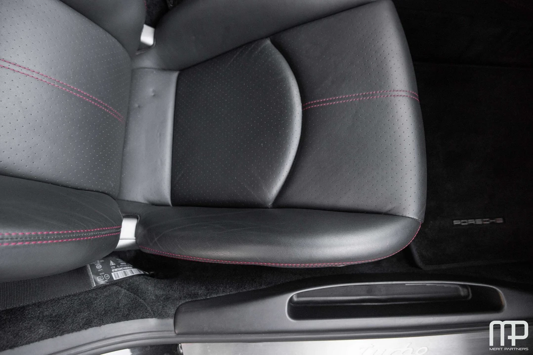 2011 Porsche 997 Turbo - Image 26 of 31