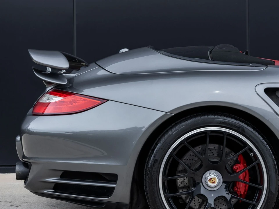 2011 Porsche 997 Turbo - Image 8 of 17