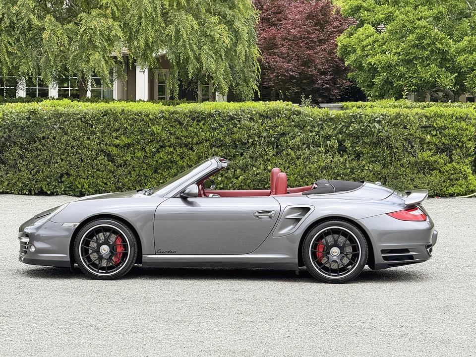 2011 Porsche 997 Turbo - Image 10 of 31