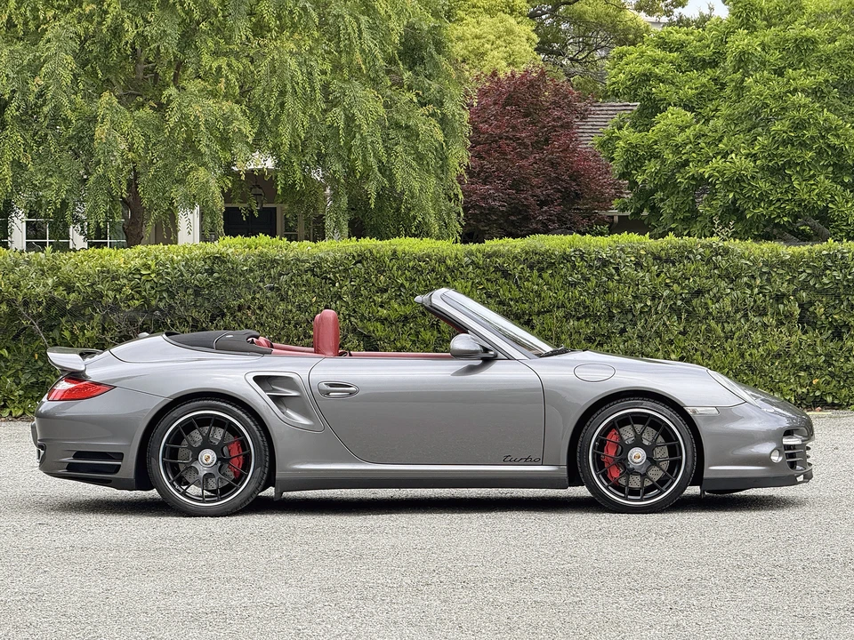 2011 Porsche 997 Turbo - Image 26 of 31