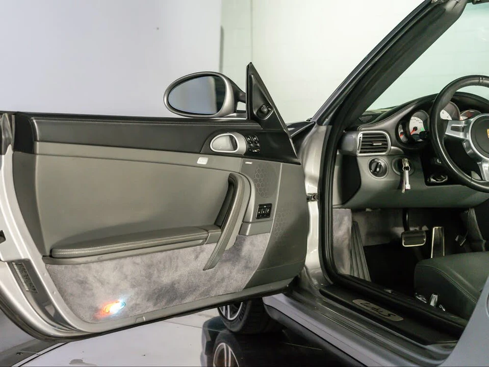 2011 Porsche 997 Turbo - Image 26 of 31