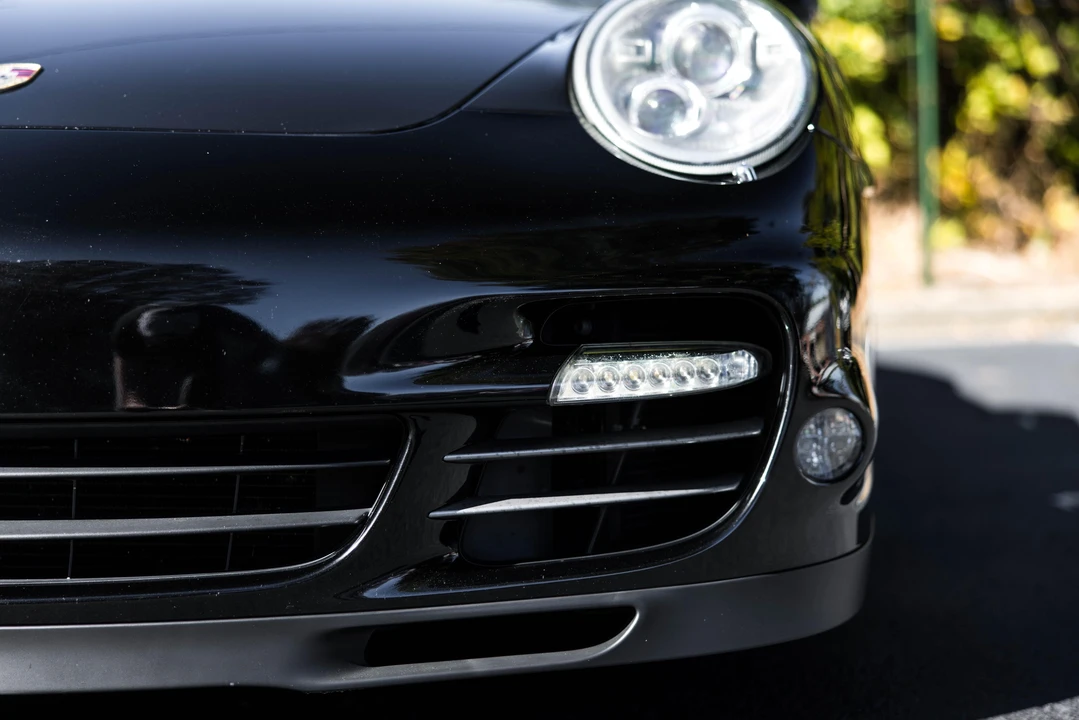 2011 Porsche 997 Turbo - Image 26 of 31