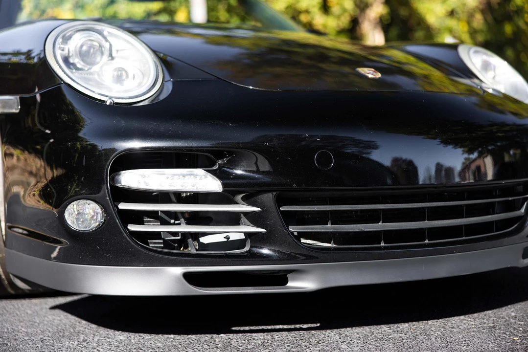 2011 Porsche 997 Turbo - Image 22 of 31