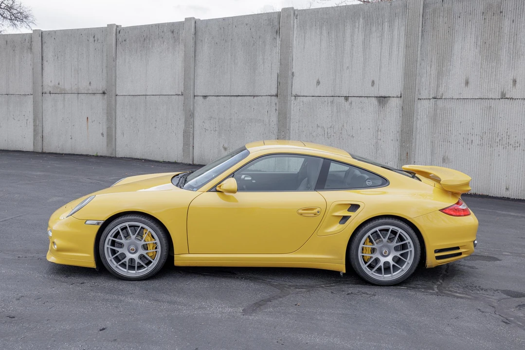 2011 Porsche 997 Turbo - Image 17 of 31
