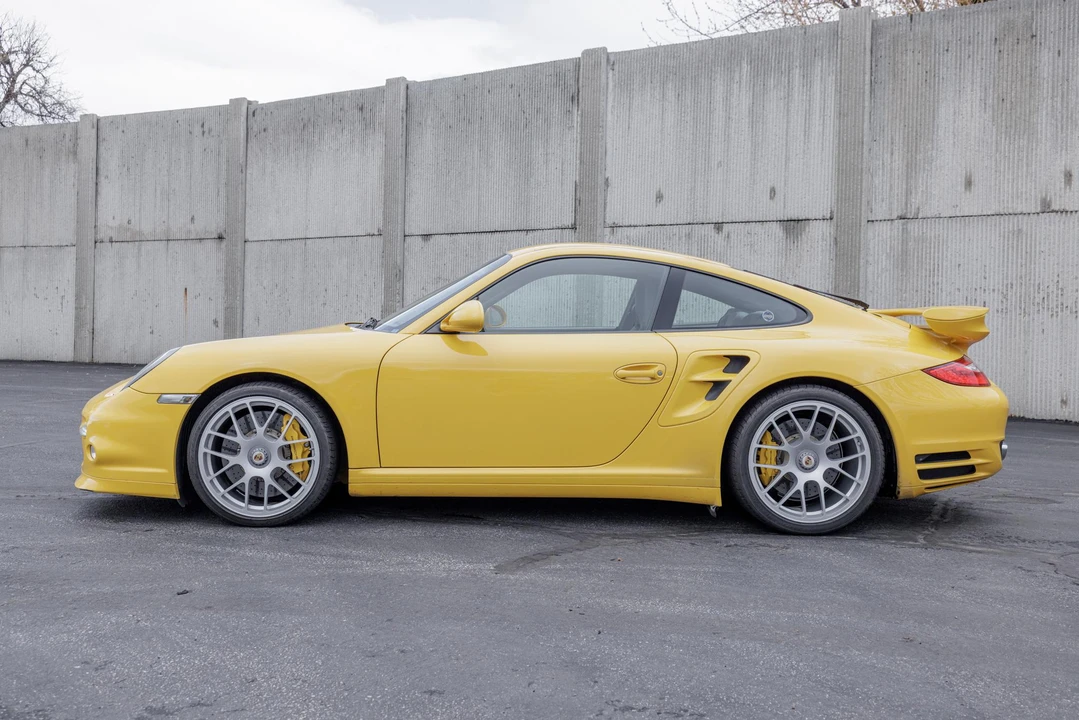 2011 Porsche 997 Turbo - Image 19 of 31