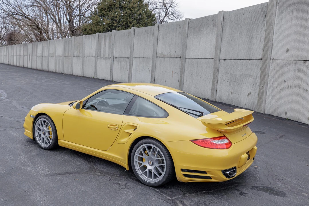 2011 Porsche 997 Turbo - Image 22 of 31