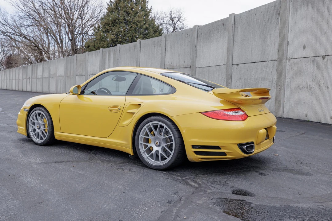 2011 Porsche 997 Turbo - Image 23 of 31