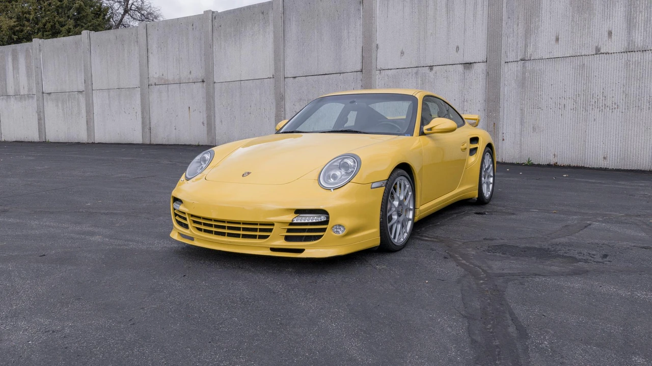 2011 Porsche 997 Turbo - Image 2 of 31