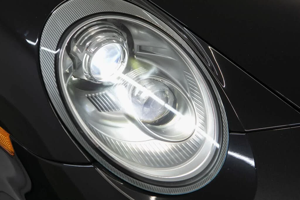 2011 Porsche 997 Turbo - Image 16 of 31