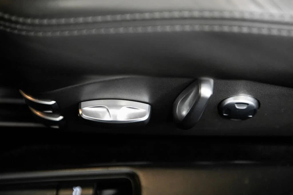 2011 Porsche 997 Turbo - Image 19 of 31