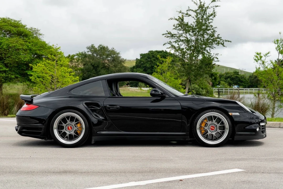 2011 Porsche 997 Turbo S - Image 9 of 31