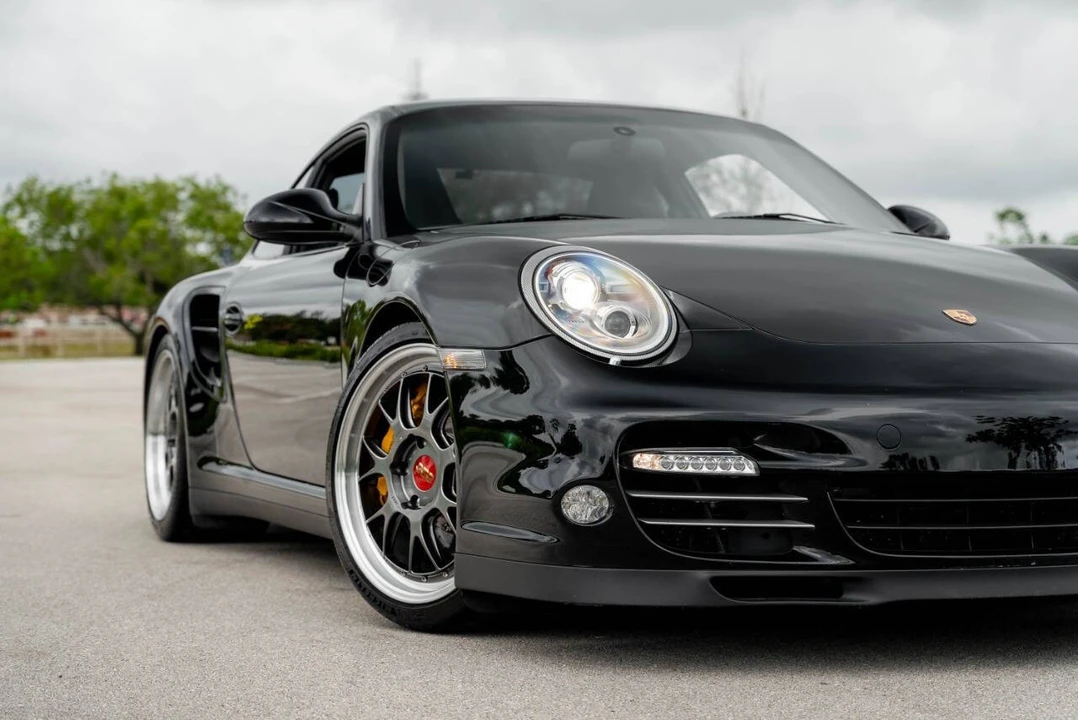 2011 Porsche 997 Turbo S - Image 16 of 31