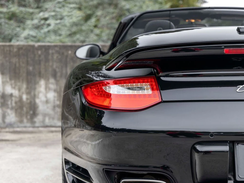 2011 Porsche 997 Turbo S - Image 24 of 31