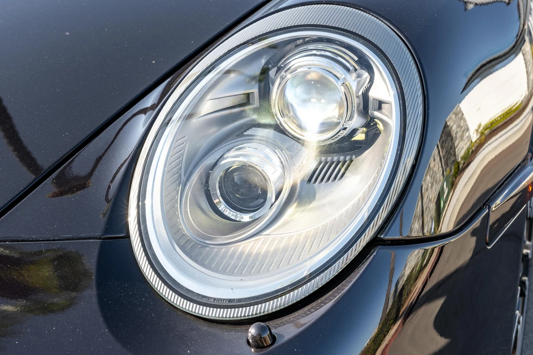 2011 Porsche 997 Turbo - Image 16 of 31