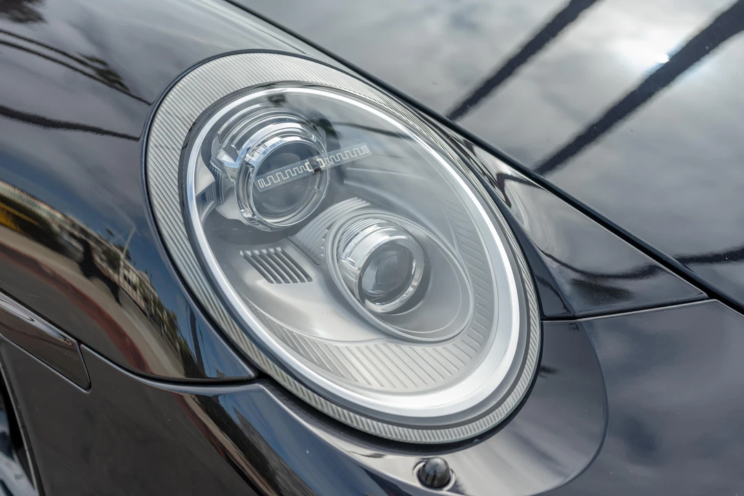 2011 Porsche 997 Turbo - Image 10 of 31