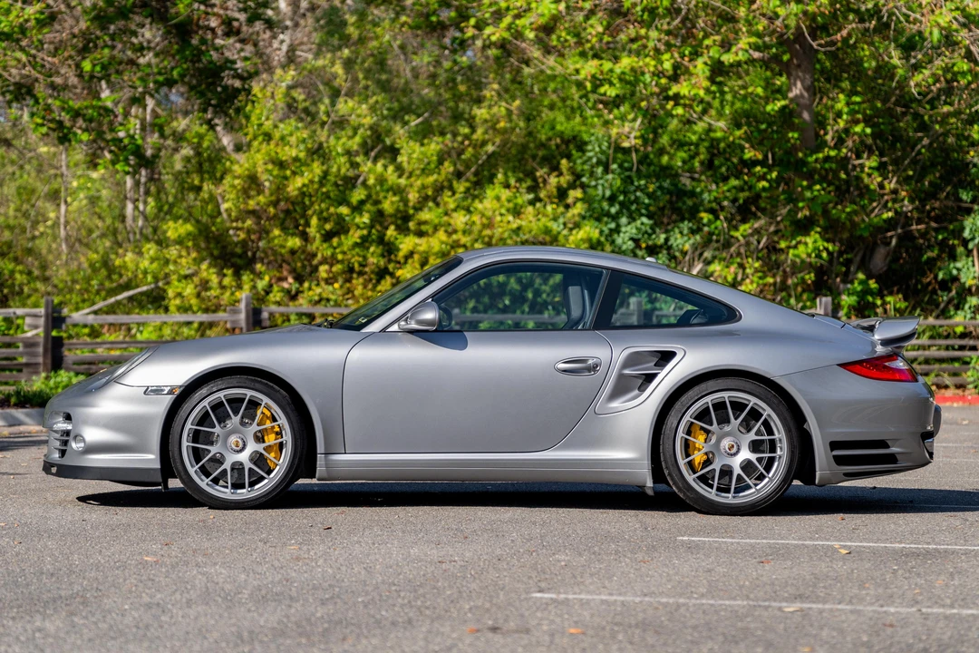 2011 Porsche 997 Turbo - Image 6 of 31