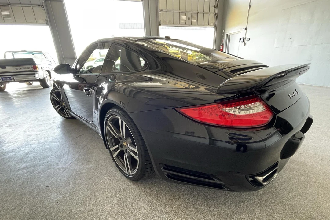 2011 Porsche 997 Turbo - Image 19 of 31