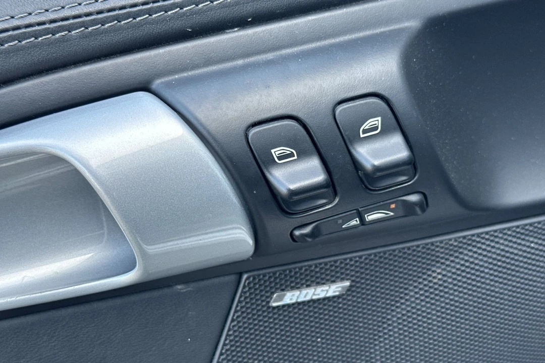 2011 Porsche 997 Turbo - Image 14 of 31