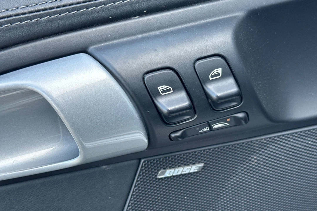 2011 Porsche 997 Turbo - Image 14 of 31