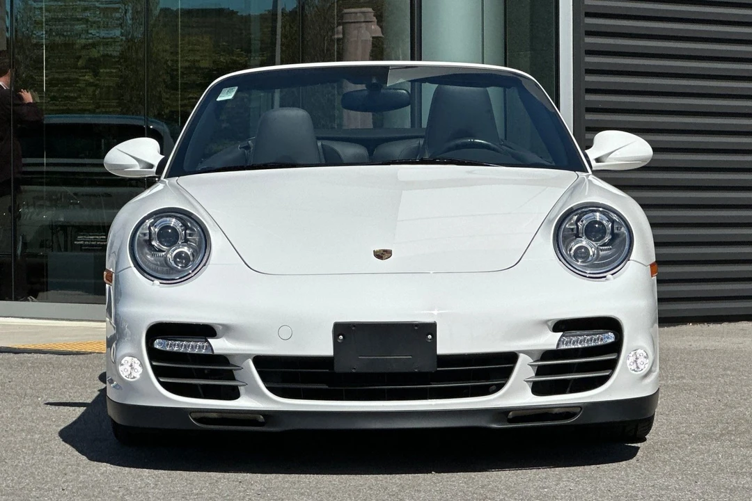 2011 Porsche 997 Turbo - Image 11 of 31