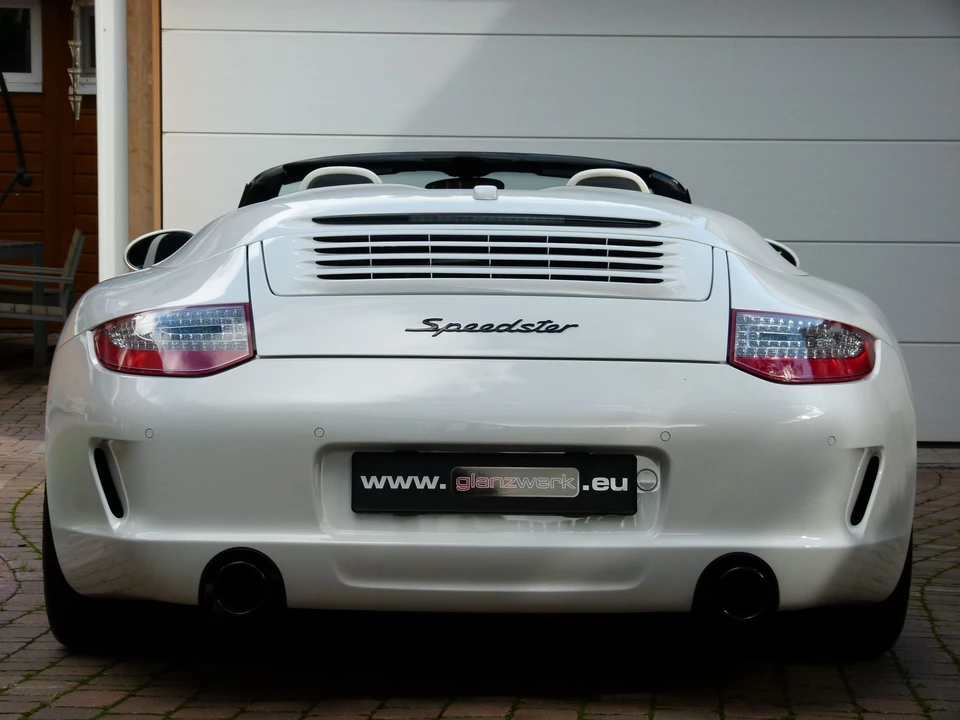 2011 Porsche 997 Speedster - Image 14 of 31