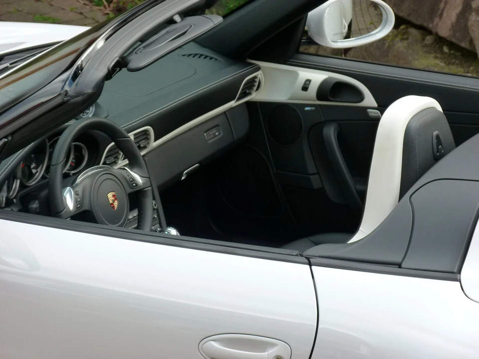 2011 Porsche 997 Speedster - Image 24 of 31