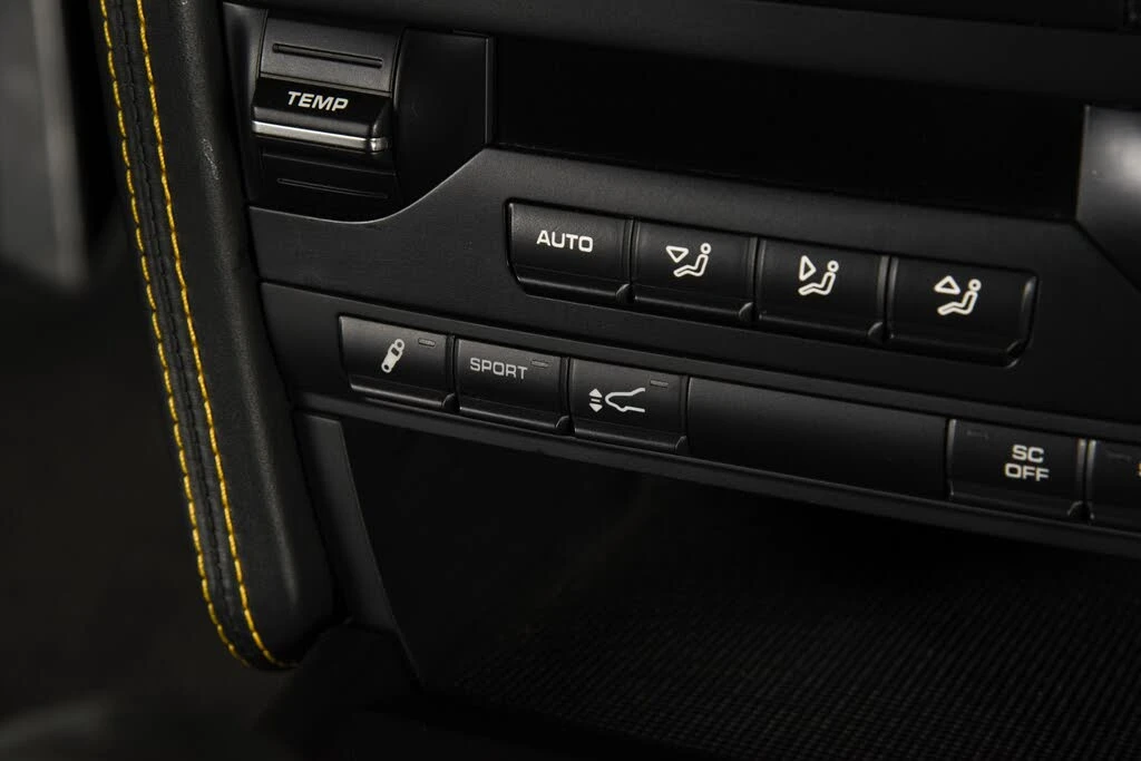 2011 Porsche 997 Carrera - Image 24 of 28