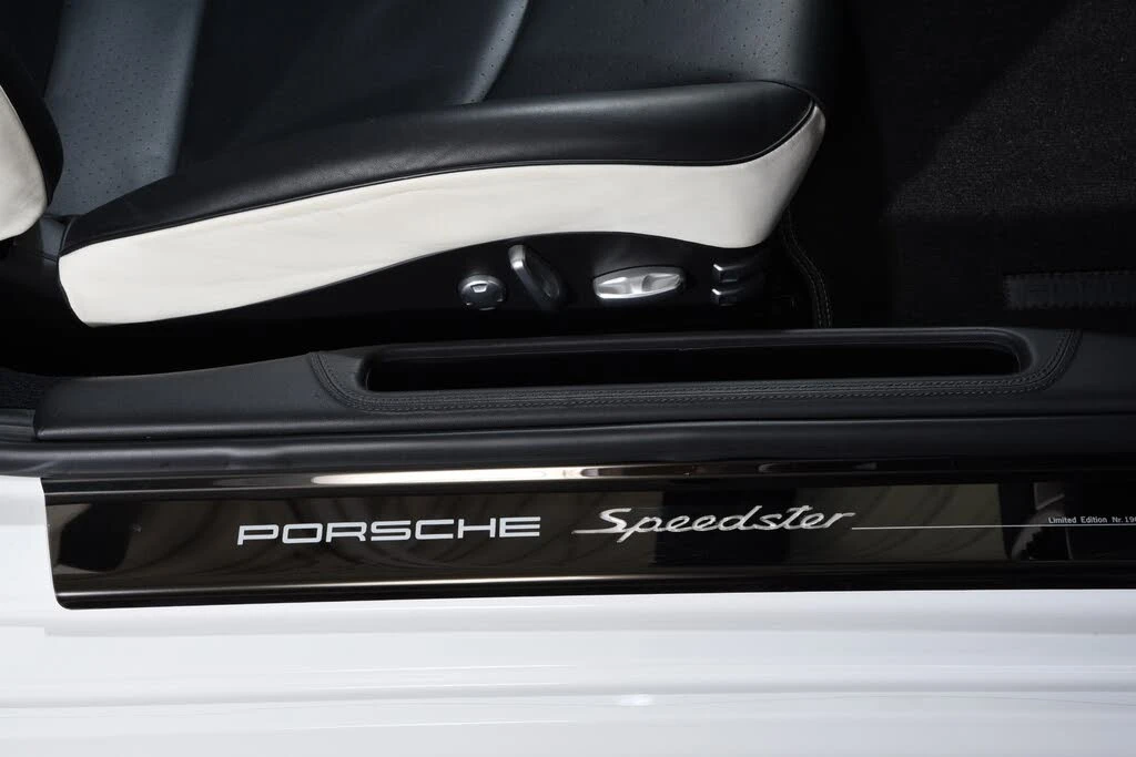 2011 Porsche 997 Carrera - Image 24 of 31