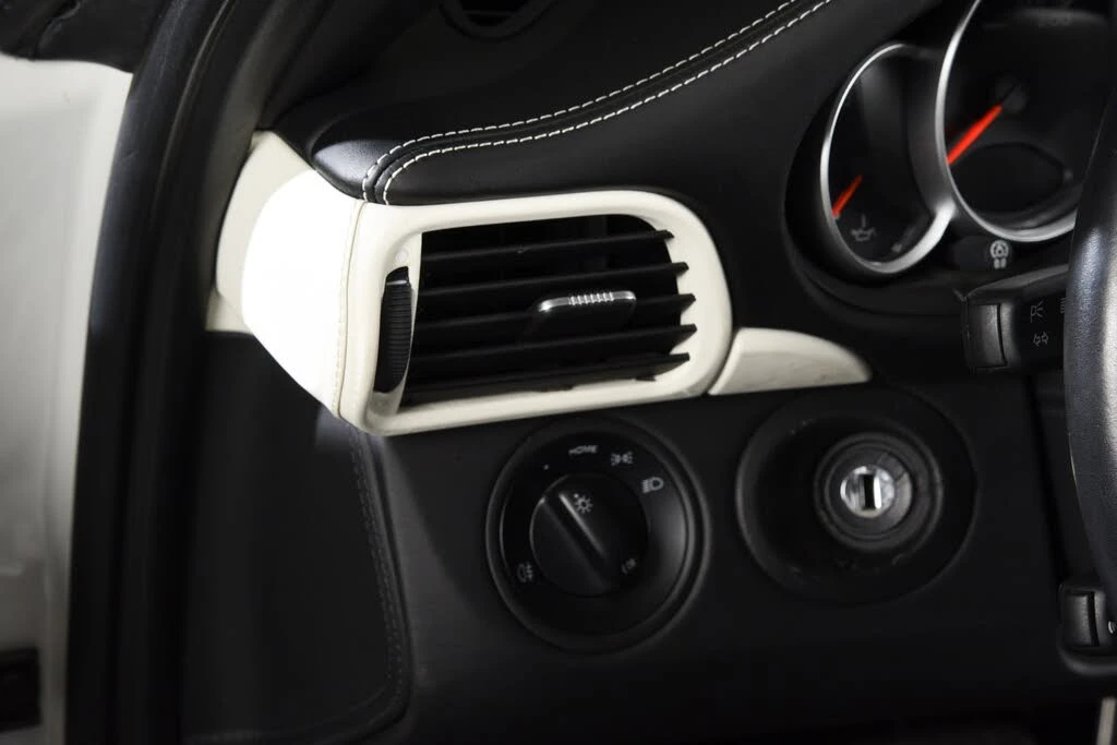 2011 Porsche 997 Carrera - Image 17 of 31