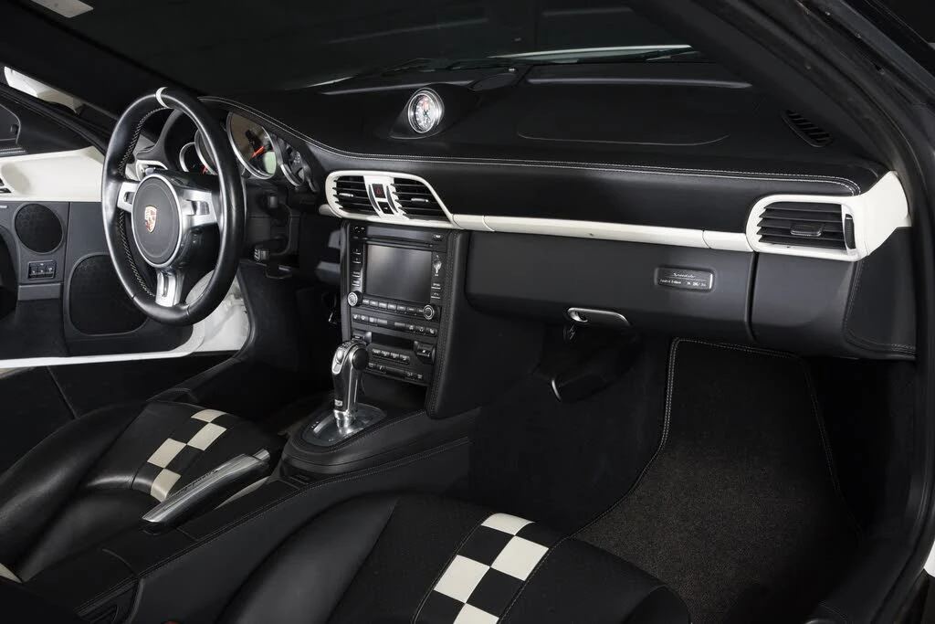 2011 Porsche 997 Carrera - Image 15 of 31