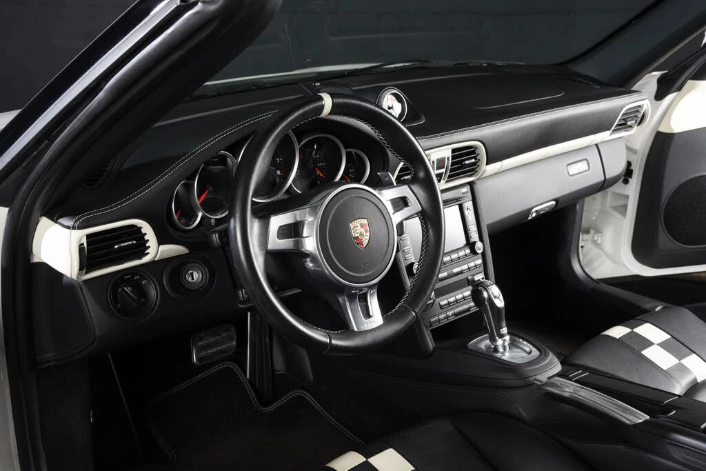 2011 Porsche 997 Carrera - Image 14 of 31