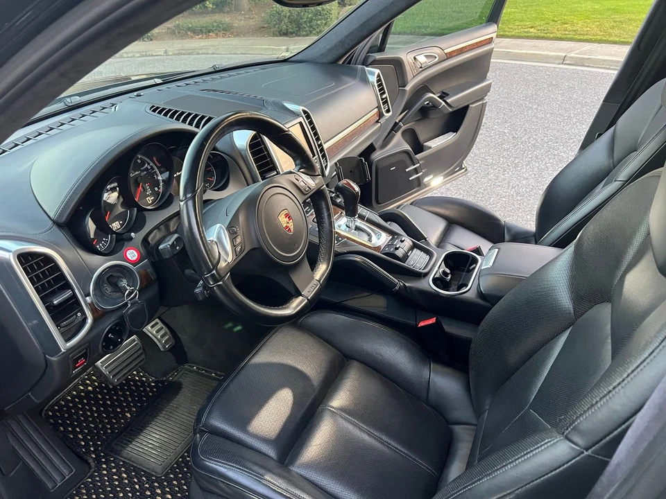 2011 Porsche 958 Cayenne Turbo - Image 9 of 19
