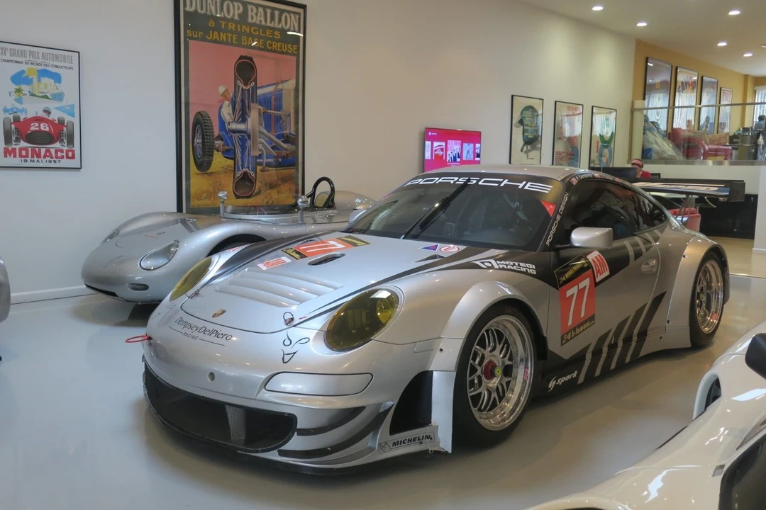 2011 Porsche 997 GT3 - Image 2 of 14