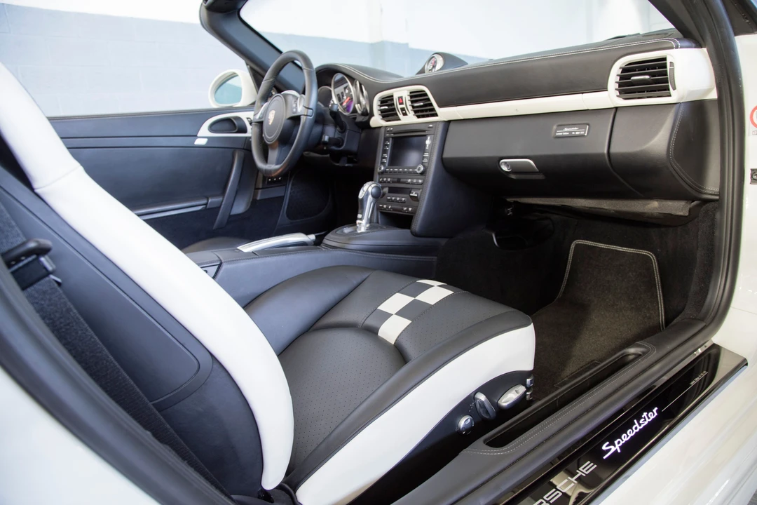 2011 Porsche 997 Speedster - Image 23 of 31