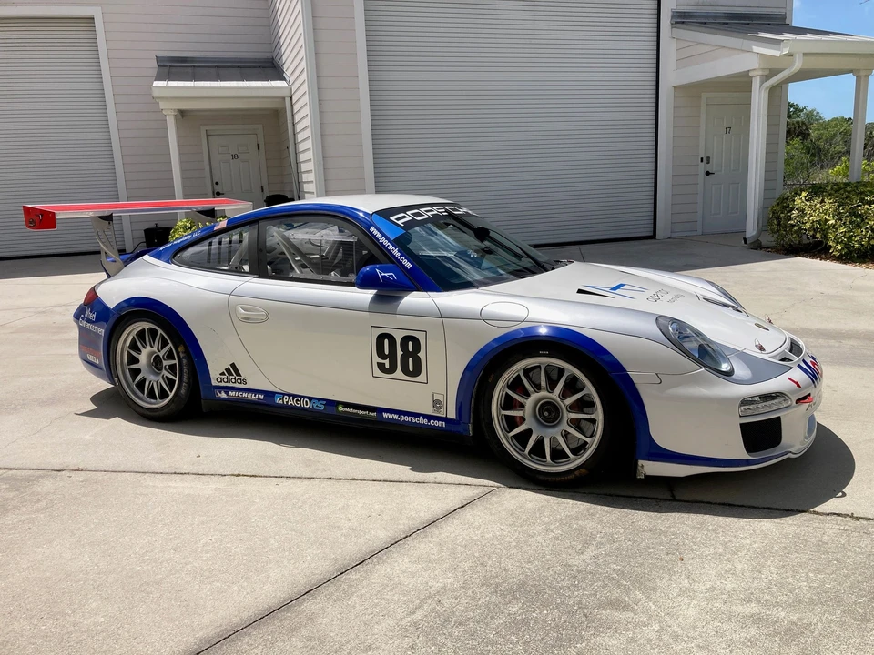 2011 Porsche 997 GT3 - Image 2 of 16