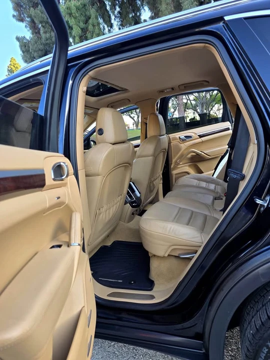 2011 Porsche 958 Cayenne S - Image 8 of 17