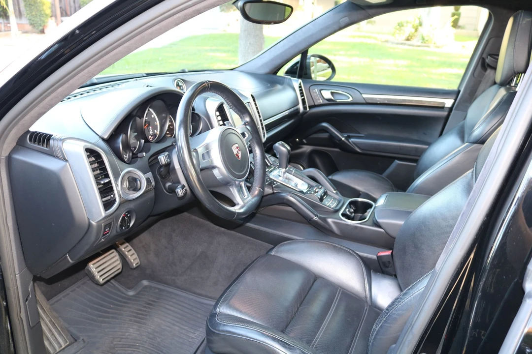 2011 Porsche 958 Cayenne Turbo - Image 9 of 18