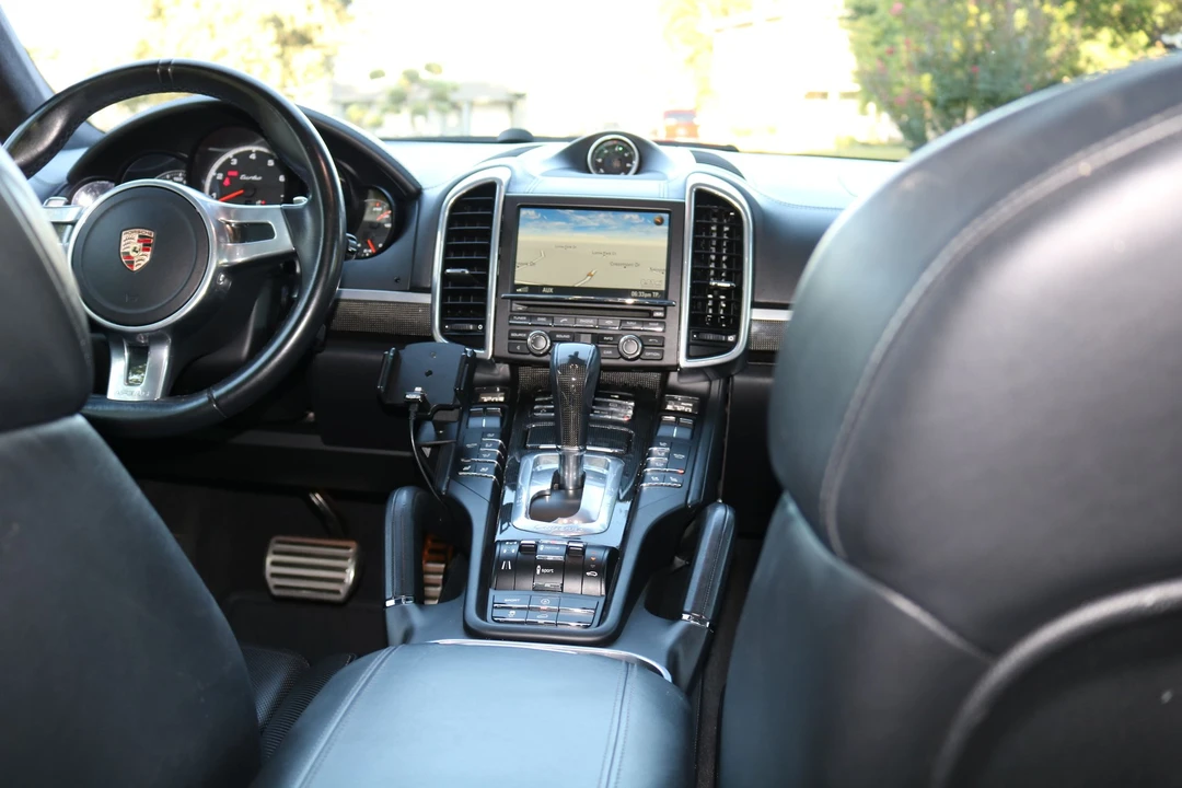 2011 Porsche 958 Cayenne Turbo - Image 12 of 18