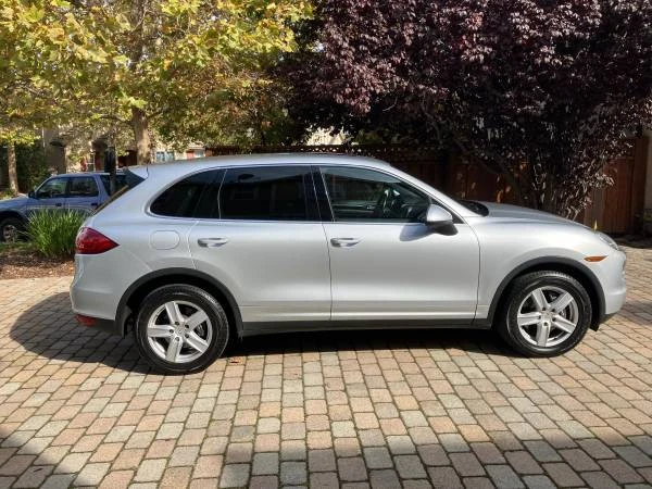 2011 Porsche 958 Cayenne - Image 2 of 5
