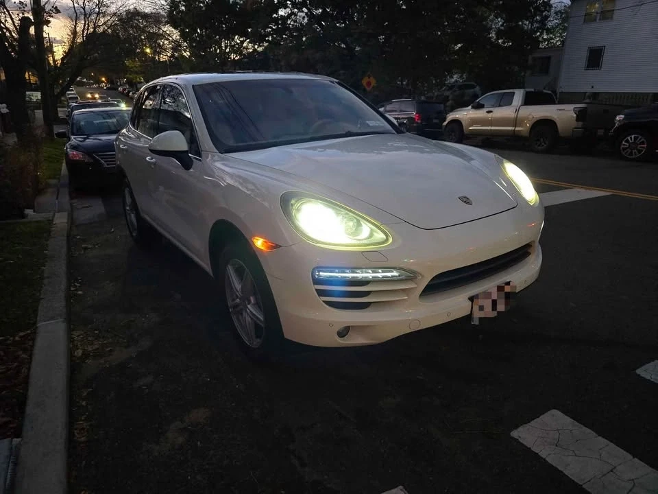 2011 Porsche 958 Cayenne - Image 3 of 10