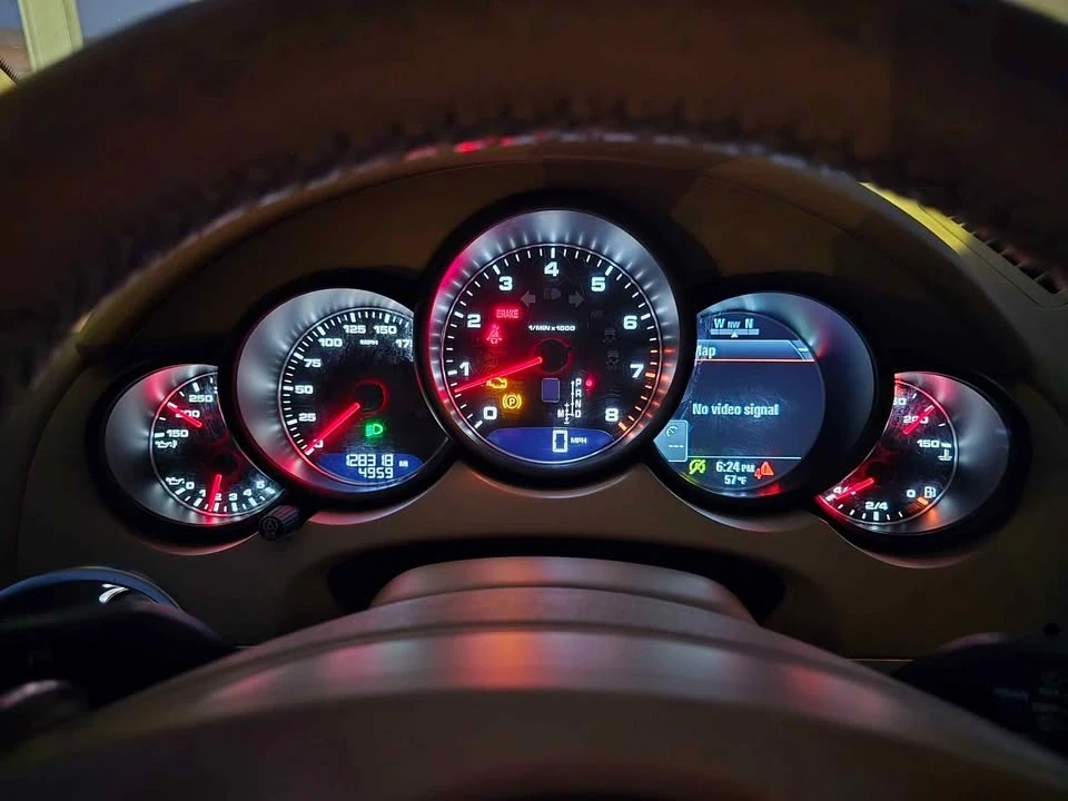 2011 Porsche 958 Cayenne - Image 9 of 10