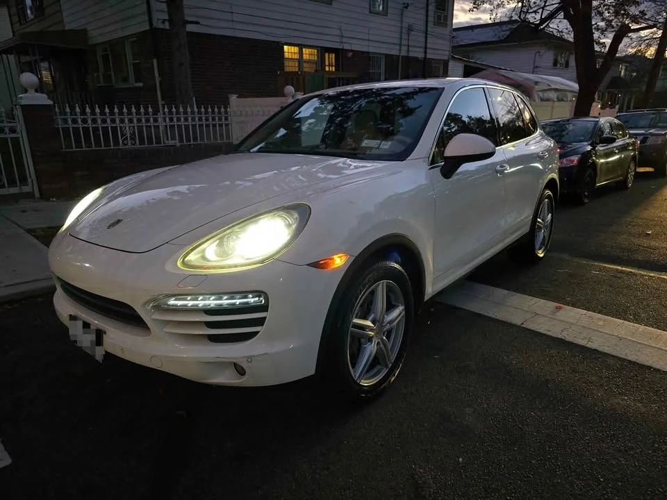 2011 Porsche 958 Cayenne - Image 2 of 10