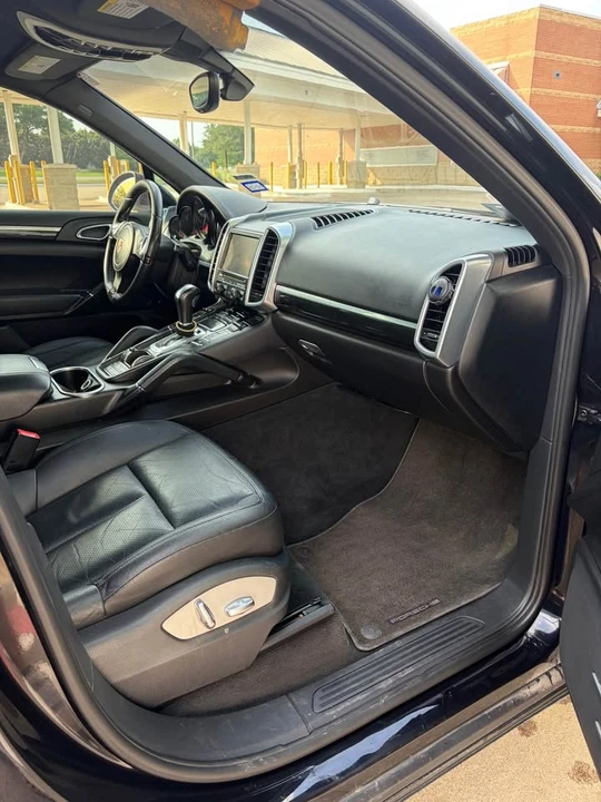 2011 Porsche 958 Cayenne - Image 7 of 10