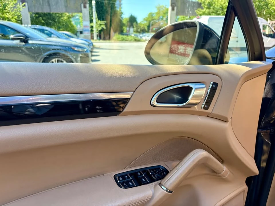 2011 Porsche 958 Cayenne - Image 13 of 20