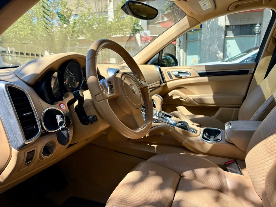 2011 Porsche 958 Cayenne - Image 14 of 20