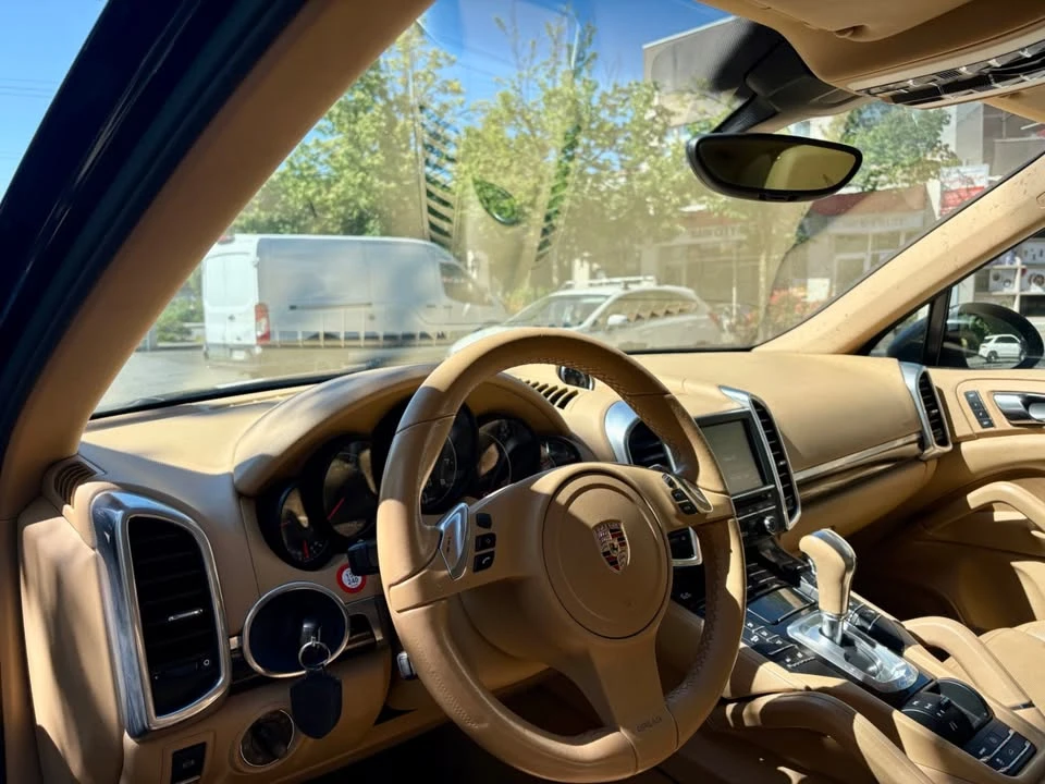 2011 Porsche 958 Cayenne - Image 10 of 20