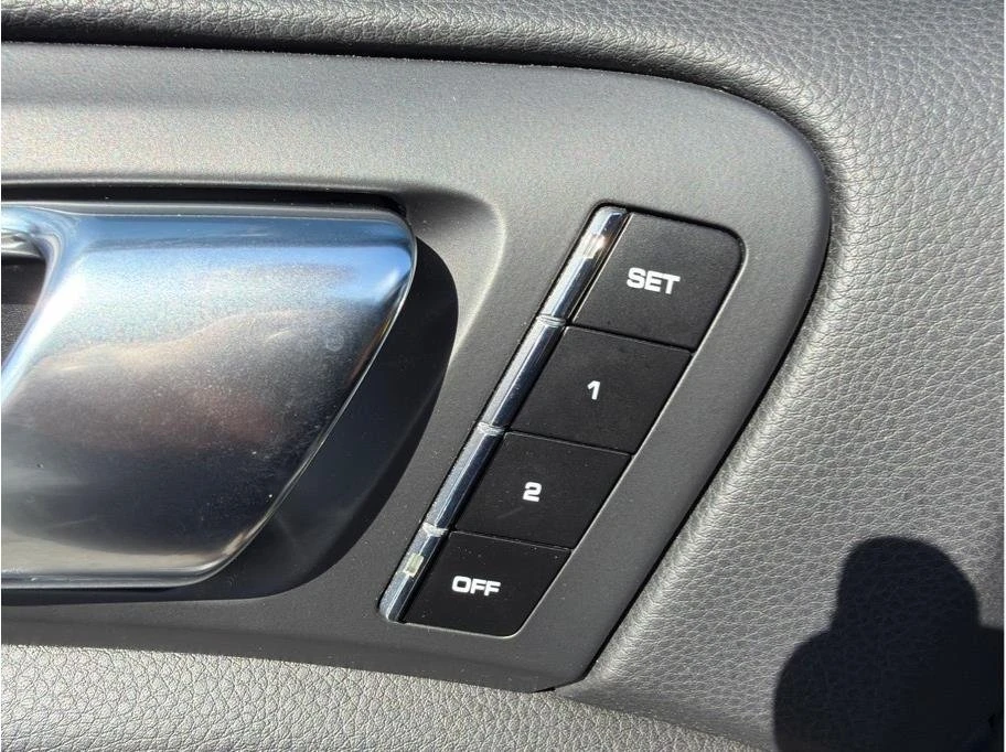 2011 Porsche 958 Cayenne - Image 11 of 20