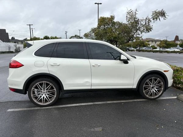 2011 Porsche 958 Cayenne - Image 2 of 6
