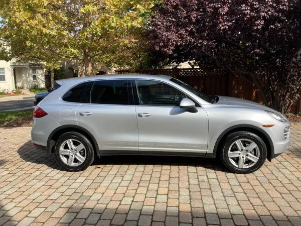 2011 Porsche 958 Cayenne - Image 2 of 5