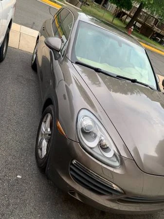 2011 Porsche 958 Cayenne S - Image 2 of 21